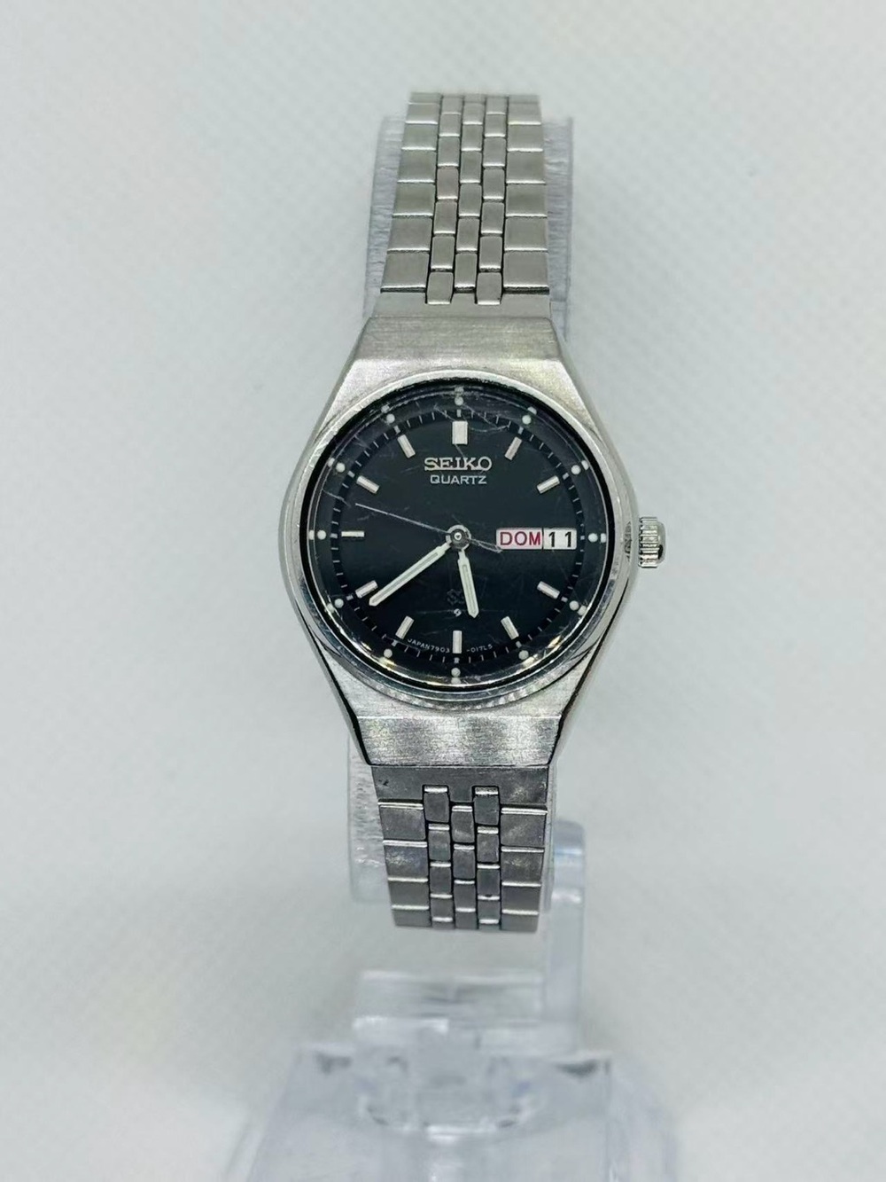 Vintage Seiko Quartz Women’s Watch Black Dial 24mm Day Date New Battery Runs